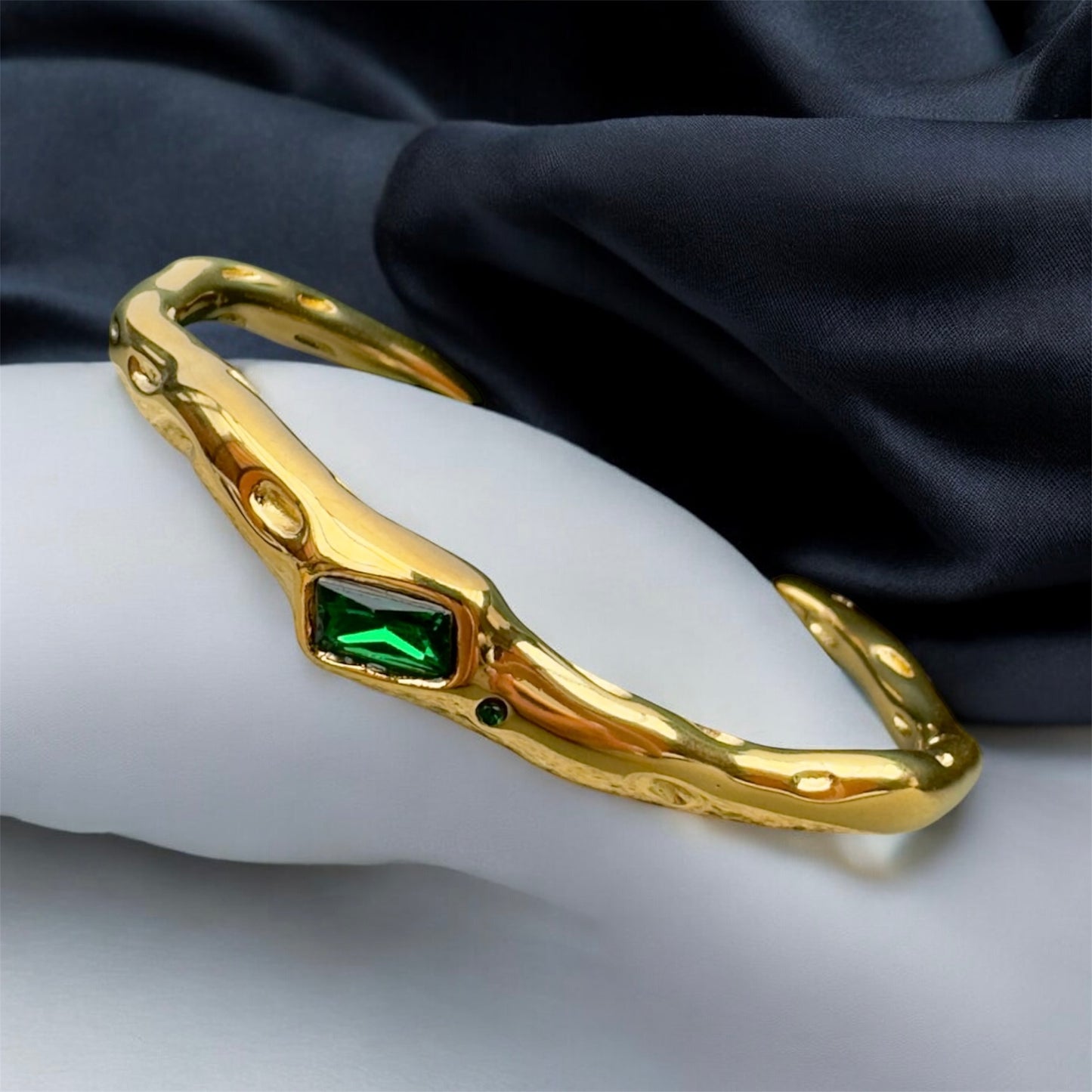 18k PVD gold plated stainless steel bangle